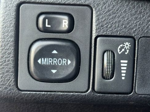 Used 2017 Toyota Corolla SE w/ Carpet Mat Package (TMS) image 17