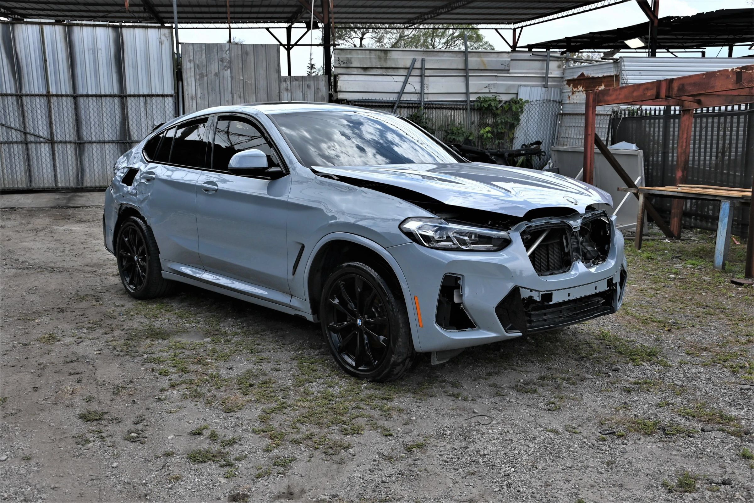 Used 2024 BMW X4 xDrive30i w/ M Sport Package AWD/4WD image 1