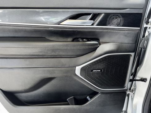 Used 2023 Jeep Wagoneer 4WD image 34