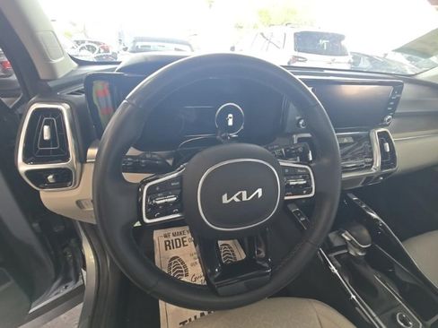 Used 2023 Kia Sorento SX AWD/4WD image 19