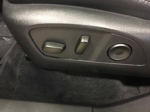 Used 2025 Buick Enclave Preferred image 33