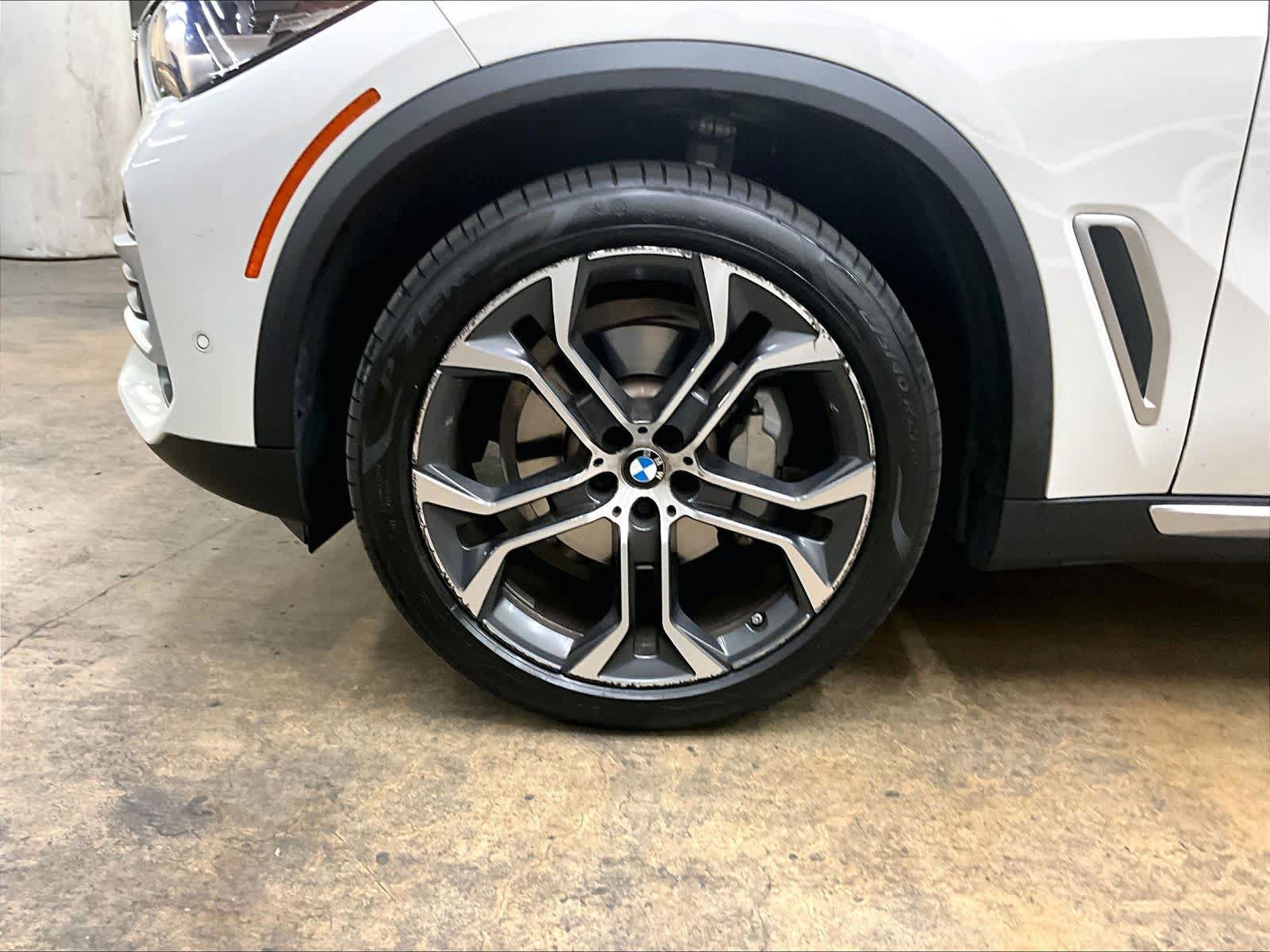 Used 2023 BMW X5 xDrive40i w/ Premium Package AWD/4WD image 11