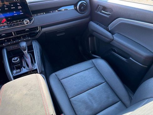 Used 2023 Chevrolet Colorado Z71 w/ Z71 Convenience Package 2 image 15