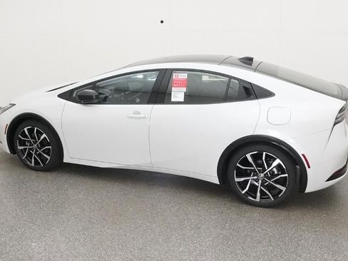 New 2026 Toyota Prius Plug-In Hybrid image 4