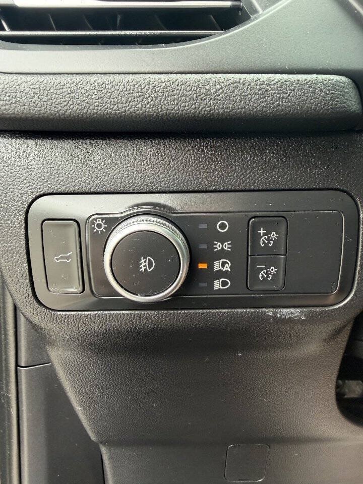 Used 2022 Ford Escape SEL w/ Equipment Group 302A AWD/4WD image 19