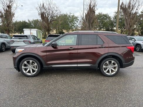 Used 2020 Ford Explorer Platinum w/ Premium Technology Package image 2