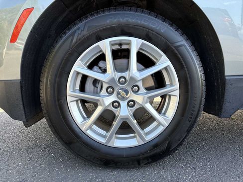 Used 2024 Chevrolet Equinox LT AWD/4WD image 18