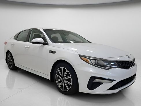 Used 2019 Kia Optima LX w/ LX 17" Wheel Package FWD image 2