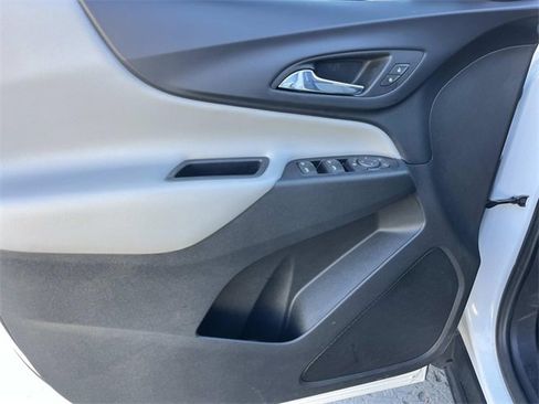 Used 2018 Chevrolet Equinox LS image 25