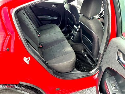Used 2013 Dodge Charger SE image 12