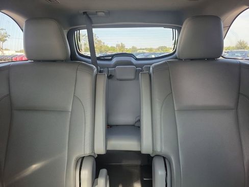 Used 2018 Toyota Highlander Limited image 5