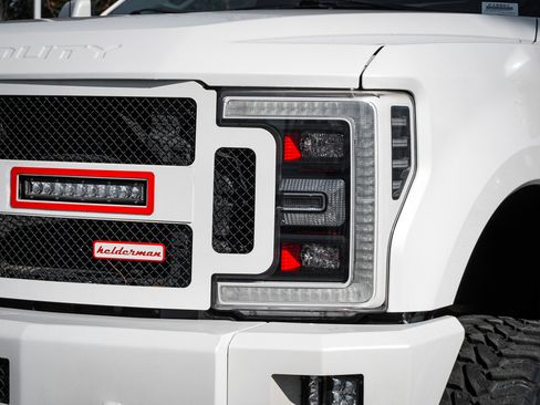 Used 2019 Ford F250 Lariat w/ Lariat Ultimate Package image 6