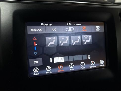 Used 2020 Jeep Cherokee Latitude Plus image 15