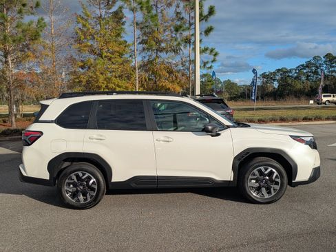 Used 2026 Subaru Forester Premium AWD/4WD image 3