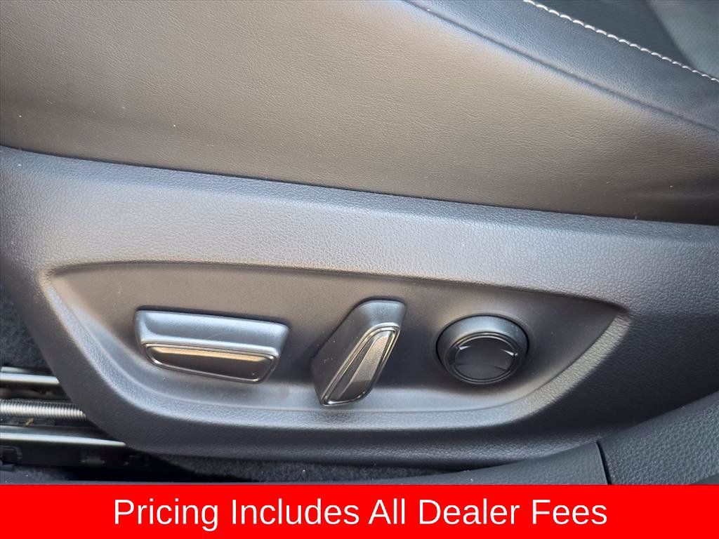 Used 2024 Toyota Prius XLE FWD image 12