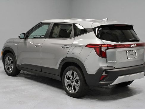 Used 2024 Kia Seltos LX AWD/4WD image 9