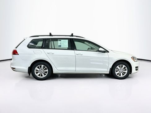 Used 2016 Volkswagen Golf S FWD image 10