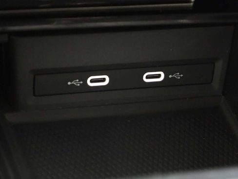 Used 2024 Volkswagen Atlas SE image 31