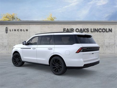New 2025 Lincoln Navigator Reserve w/ Jet Appearance Package image 4