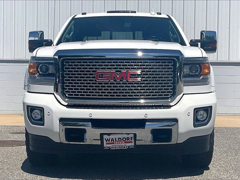 Used 2016 GMC Sierra 2500 Denali w/ Duramax Plus Package AWD/4WD image 3