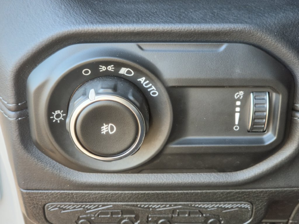Used 2026 Jeep Wrangler Unlimited Rubicon AWD/4WD image 24