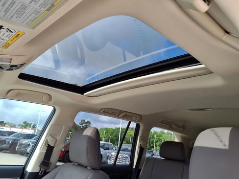 Used 2022 Lexus GX 460 Premium w/ Accessory Package image 14