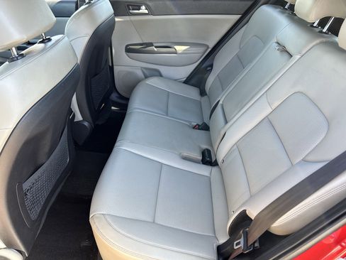 Used 2021 Kia Sportage S image 16