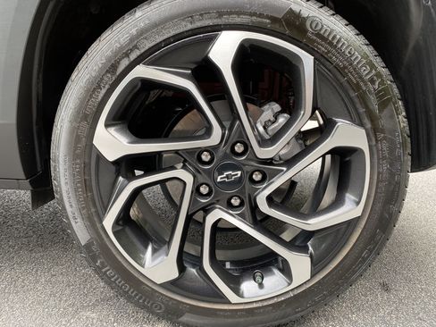 Used 2024 Chevrolet Trax RS w/ Driver Confidence Package FWD image 39