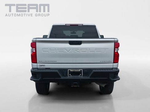Used 2022 Chevrolet Silverado 2500 Custom w/ Custom Value Package image 6