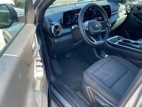 Used 2025 Chevrolet Equinox LT image 4