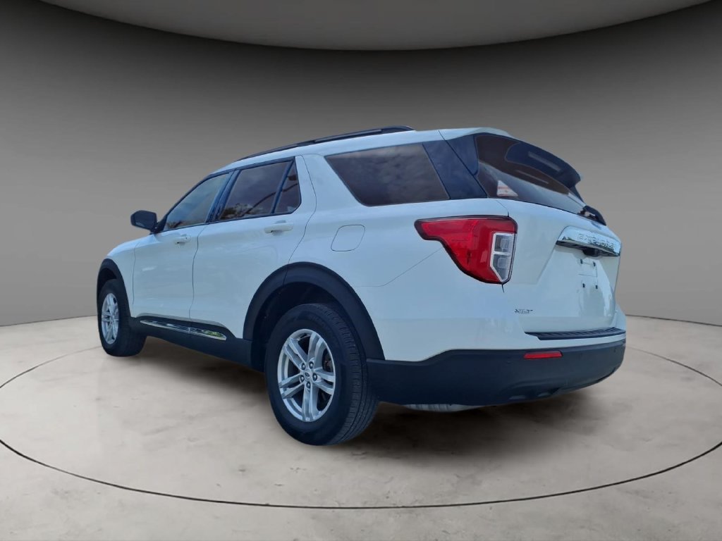 Used 2023 Ford Explorer XLT AWD/4WD image 15