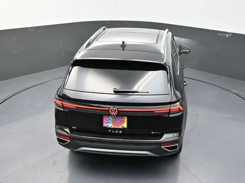 Used 2025 Volkswagen Taos SE image 20