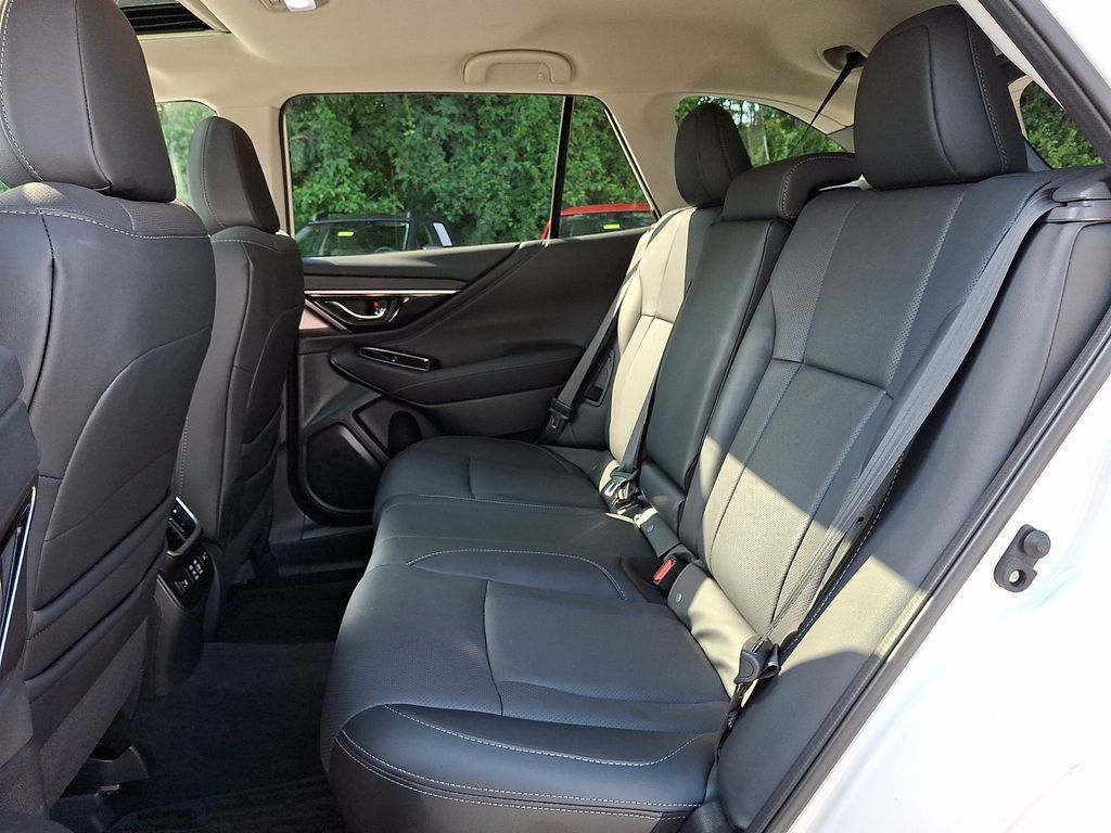 Certified 2025 Subaru Outback Limited AWD/4WD image 11