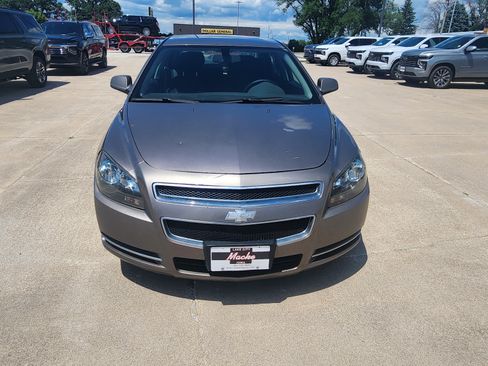 Used 2010 Chevrolet Malibu LT w/ Power Convenience Package FWD image 2