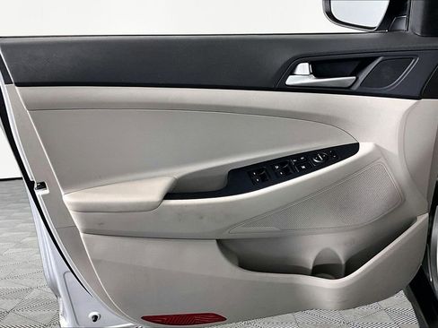 Used 2019 Hyundai Tucson Value FWD image 17