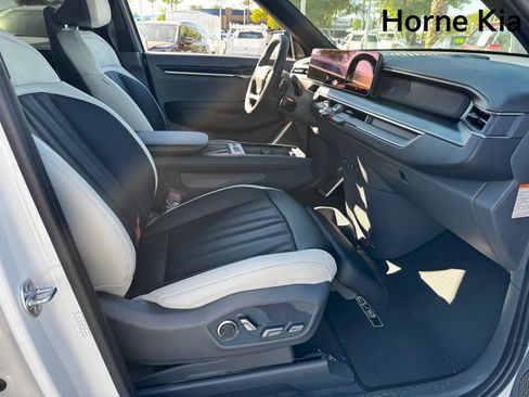 Certified 2026 Kia EV9 GT-Line image 26