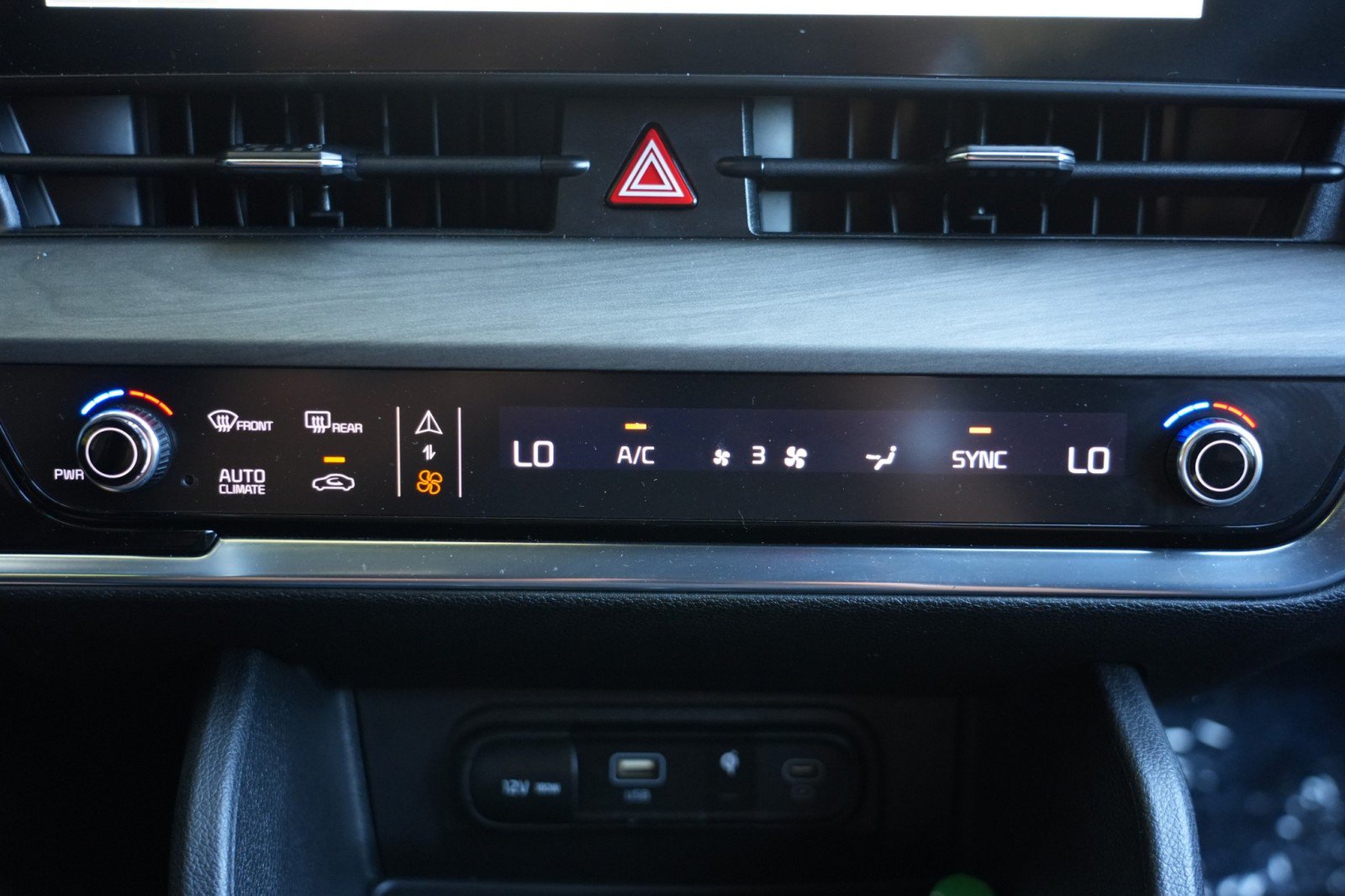 Used 2023 Kia Sportage X-Line w/ X-Line Premium Package AWD/4WD image 27
