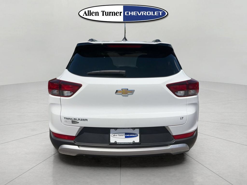 Used 2023 Chevrolet TrailBlazer LT FWD image 5