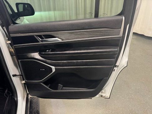 Used 2022 Jeep Wagoneer Series II image 35