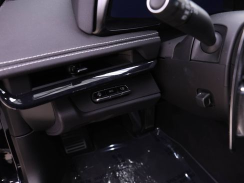 Used 2025 Chevrolet Corvette Z06 w/ Stealth Interior Trim Package image 18