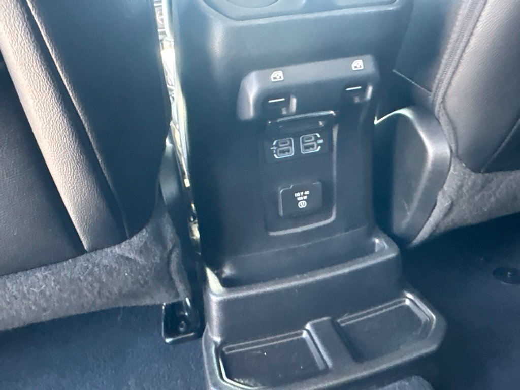 Used 2018 Jeep Wrangler Unlimited Sahara AWD/4WD image 60