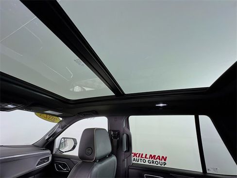 Used 2023 GMC Yukon SLT w/ SLT Premium Package image 26