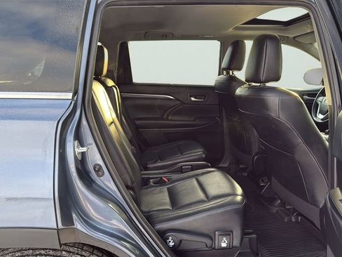 Used 2019 Toyota Highlander Limited image 13