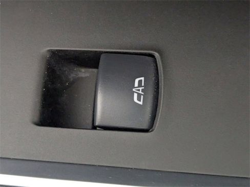 Certified 2025 GMC Sierra 1500 SLT image 35