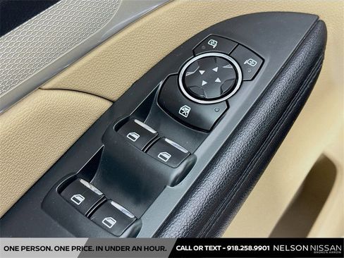 Used 2017 Ford Explorer XLT w/ Equipment Group 202A image 18