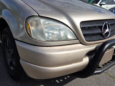 Used 2001 Mercedes-Benz ML 320 4MATIC image 19