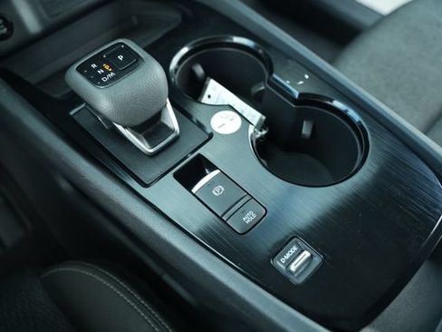 Used 2024 Nissan Rogue SV FWD image 36