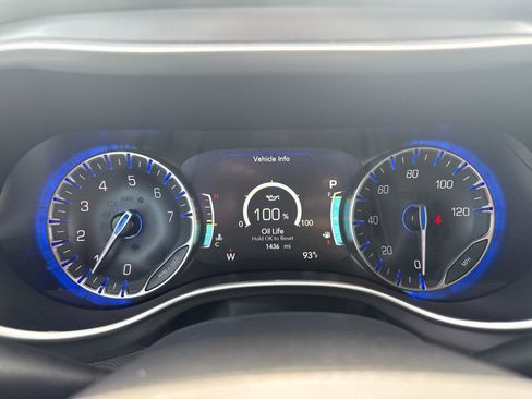 Used 2026 Chrysler Pacifica Select FWD image 33