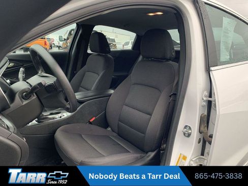 Used 2025 Chevrolet Malibu LT FWD image 13