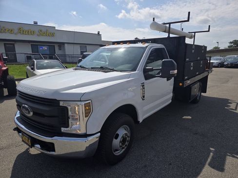 Used 2018 Ford F350 XL w/ Power Equipment Group RWD image 17
